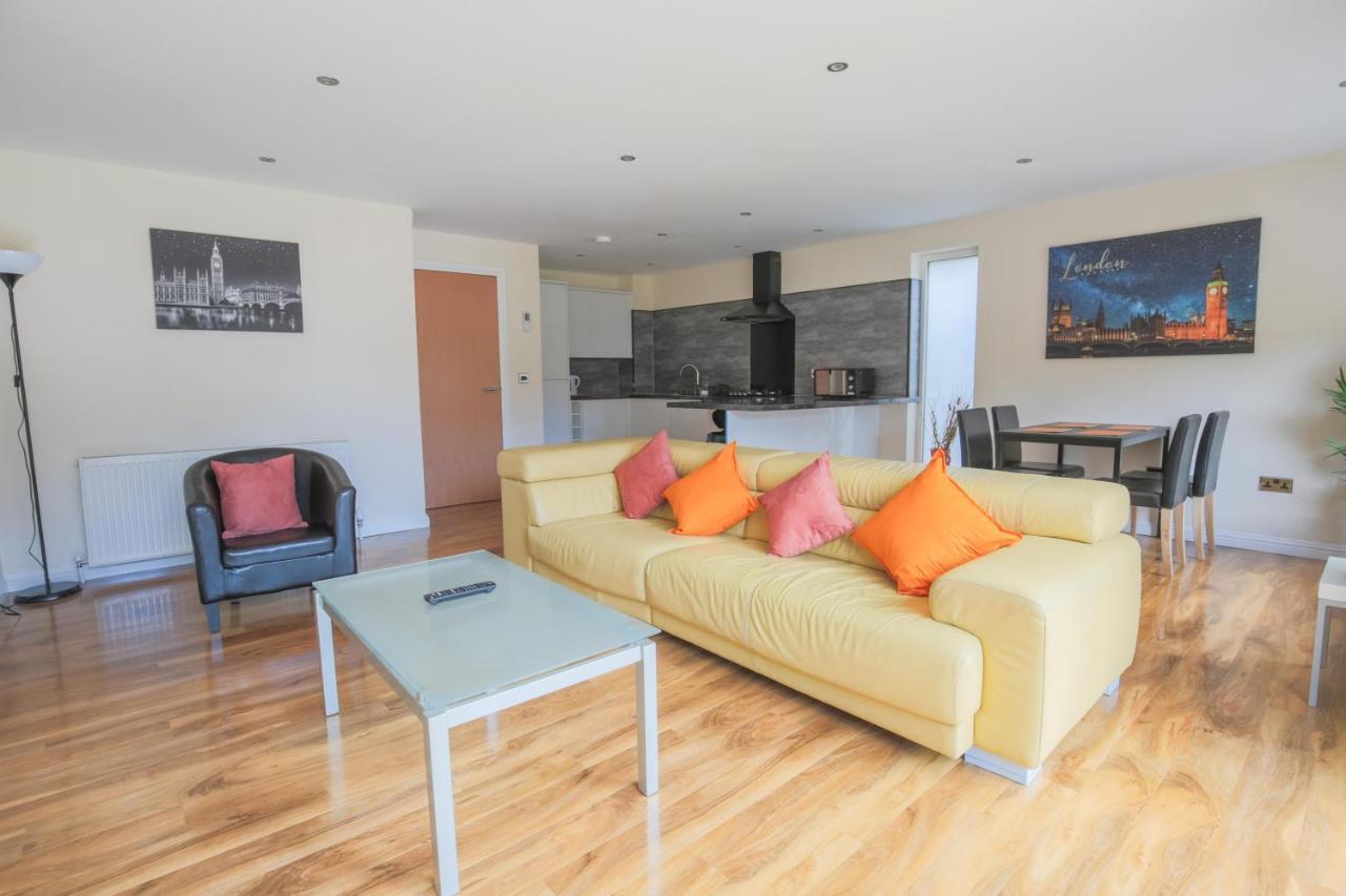Stylish Modern Newly Built Apartment 15 Min From City Centre Edimburgo Esterno foto