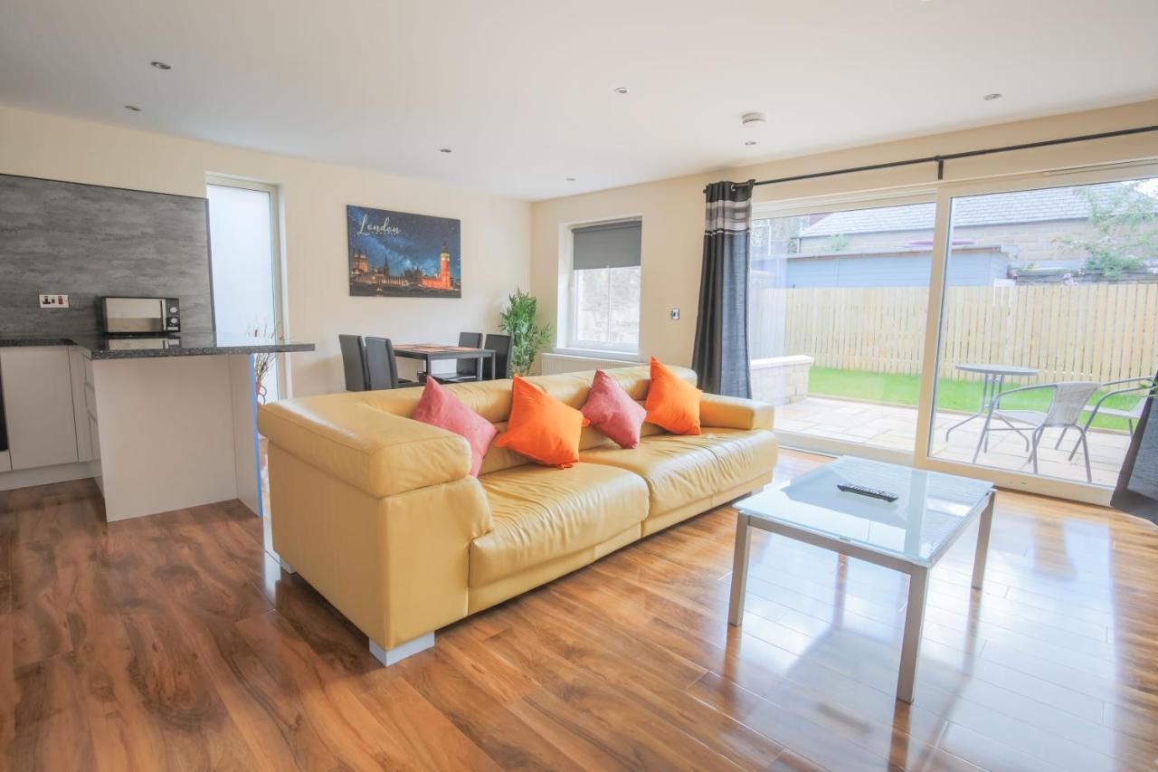 Stylish Modern Newly Built Apartment 15 Min From City Centre Edimburgo Esterno foto