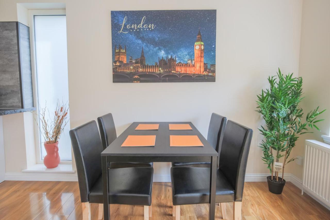 Stylish Modern Newly Built Apartment 15 Min From City Centre Edimburgo Esterno foto